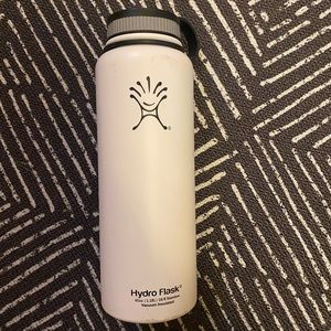 White 40oz hydro flask water bottle